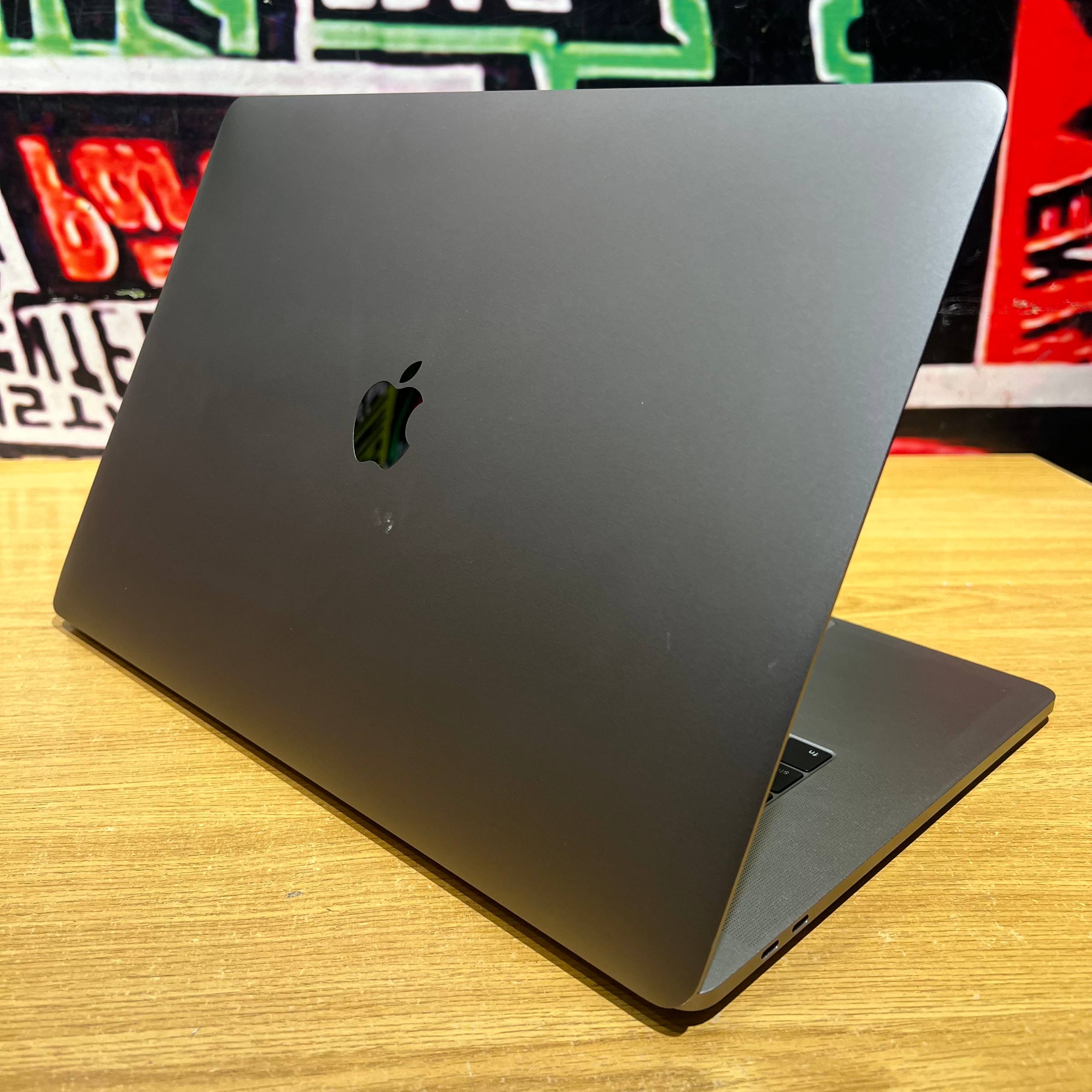 TACNA - 15" Pro TouchBar 2017 (i7)
